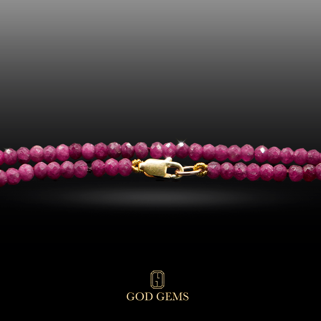 Collar de Rubí con Broche de Oro 14K.