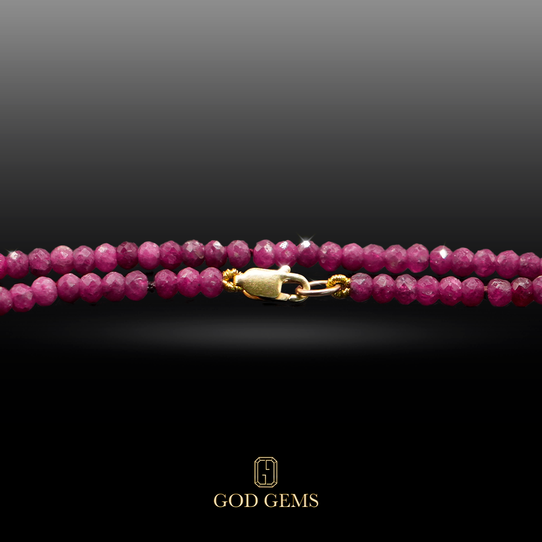 Collar de Rubí con Broche de Oro 14K.