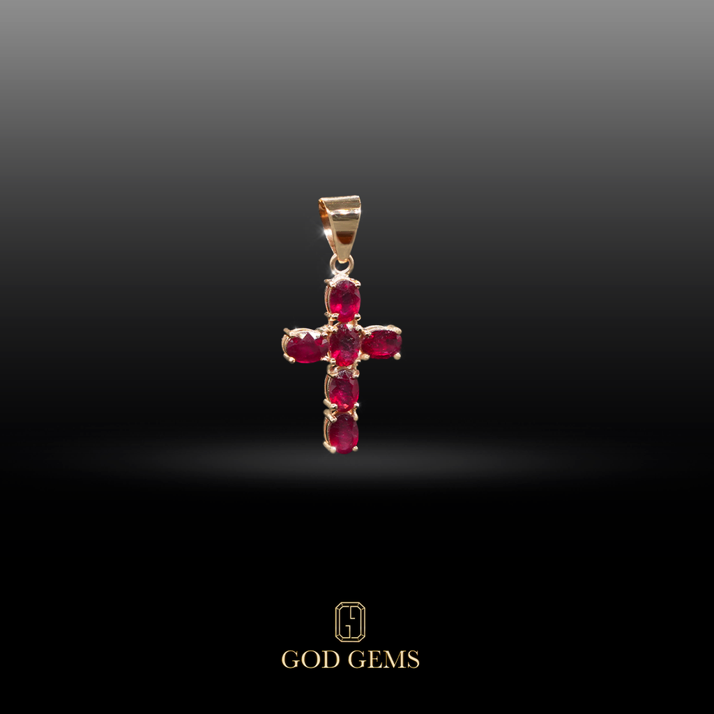 Dije Cruz en Oro 18K.